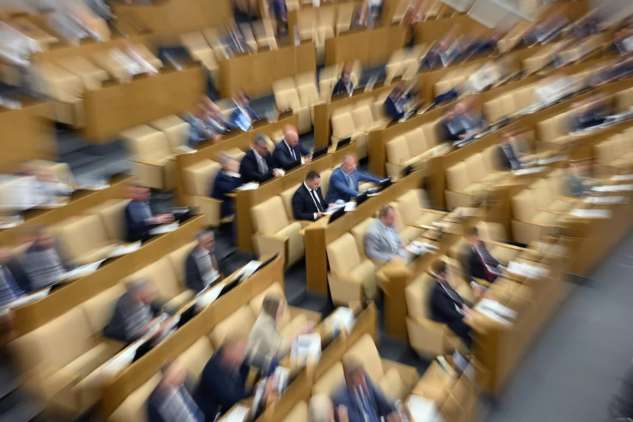 Госдума приняла в первом чтении проект о приостановке услуг связи по запросу ФСБ