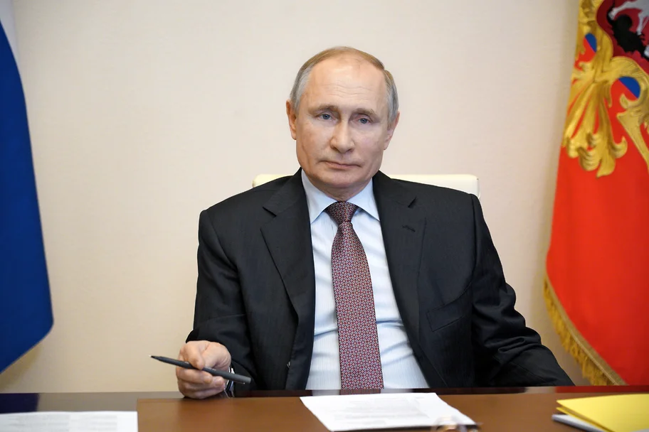 Путин обязал операторов отключать связь по требованию ФСБ